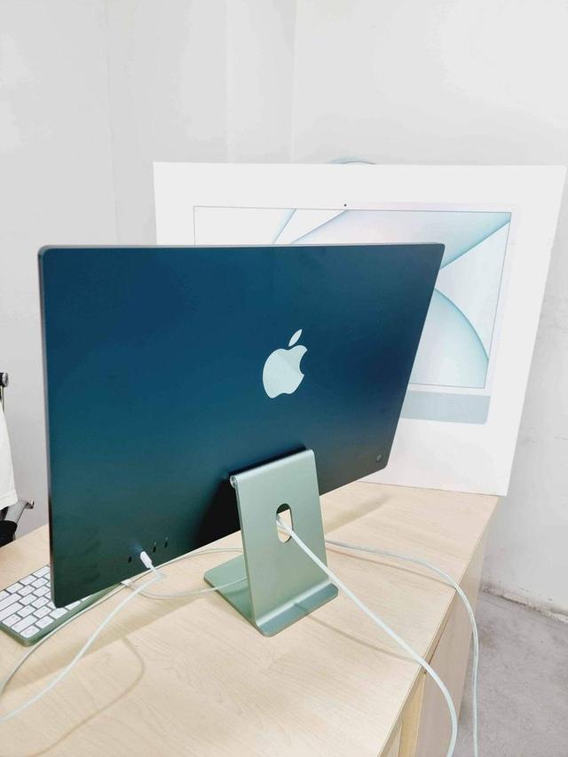 iMac อุปกรณ์ครบกล่อง