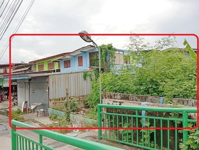 มีประตูเหล็ก 2 บาน ให้เช่าห้องพร้อมที่ดิน ติดริมน้ำ คลองมหาสวัสดิ์ ตลาดศาลายา 1.6 กม วัดปุรณาวาส รร.สาธิตนานาชาติ ม.มหิด 1