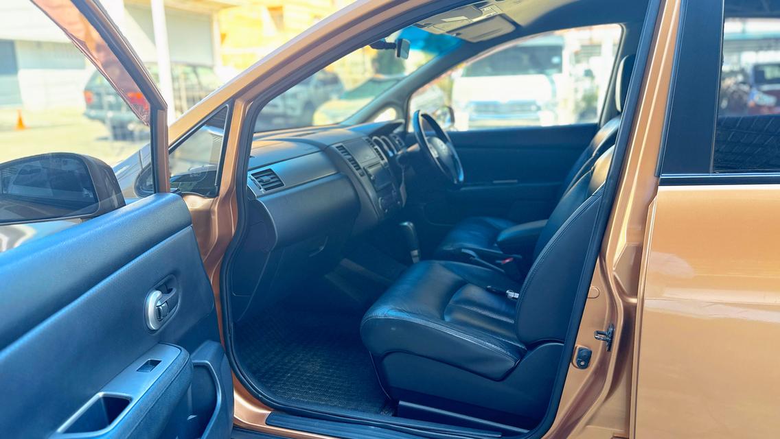 Nissan Tiida 1.8G ปี2011 รุ่นท็อป 20