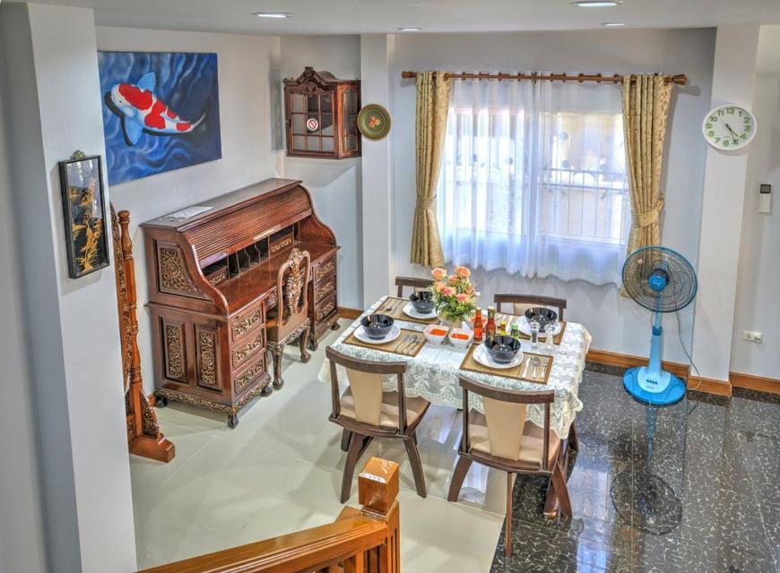 🏡🌟 ให้เช่าบ้านเดี่ยว 2 ชั้นหลังใหญ่ ทำเลดี เดินทางสะดวก ใกล้ร้านสะดวกซื้อ ตลาด และห้างสรรพสินค้า เหมาะสำหรับอยู่อาศัยหรือครอบครัวใหญ่ 12