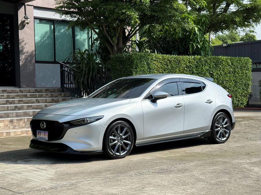 2020 MAZDA 3 2.0 SP SPORT รุ่น TOP รถสภาพสวยสมบูรณ์ พร้อมใช้งาน รถเข้าศูนย์ตามระยะ รถไม่เคยมีอุบัติเหตุครับ