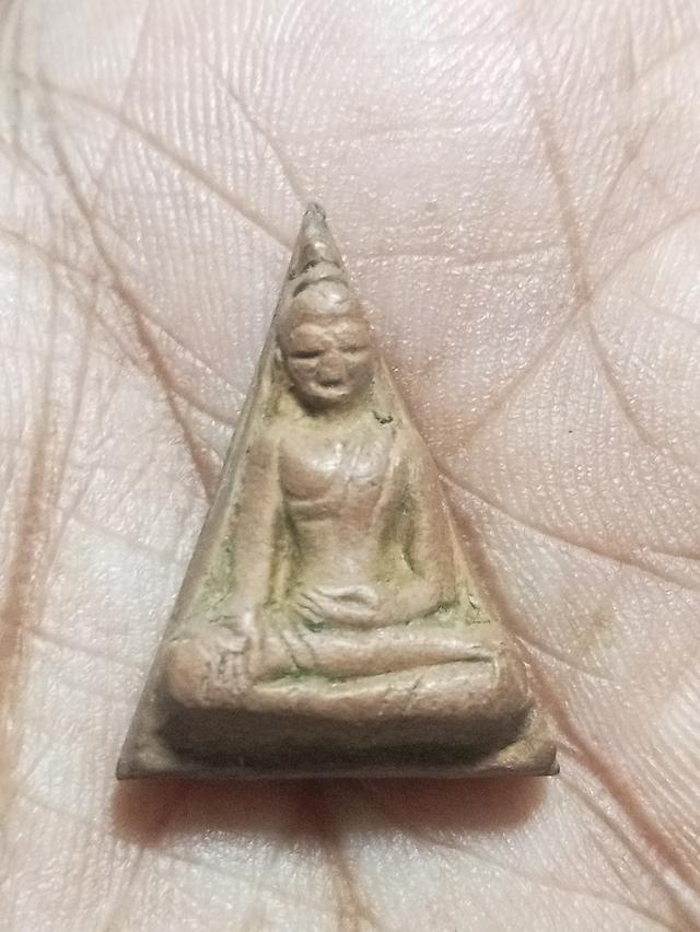 พระนางพญาหลวงปู่โต๊ะพระบ้าน