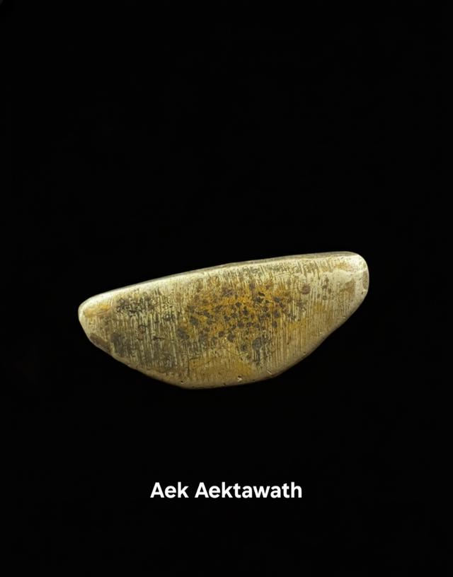 หลวงพ่อเดิม รุ่นเพดานโบสถ์ ปี 2493 เนื้ออัลปาก้า หน้าผาก6ขีด