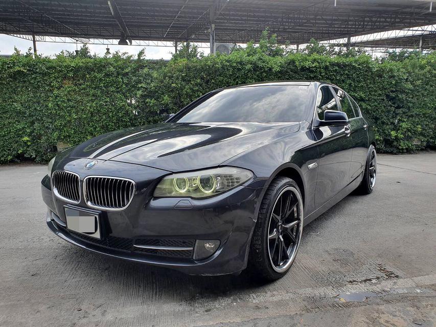 19 BMW 523I HIGHLINE เครื่อง 2.5 ปี 2012 เกียร์ออโต้ TOP สีเทา  2