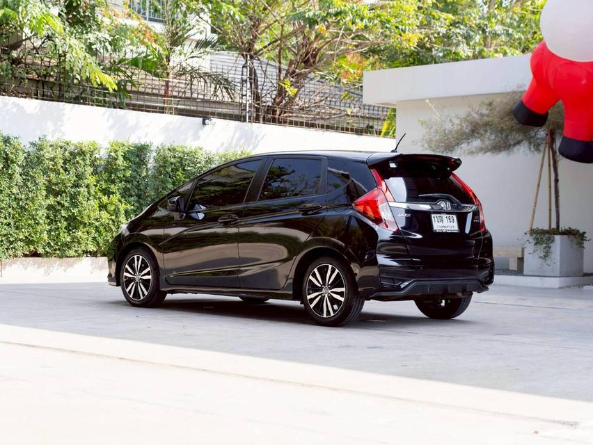 Honda jazz 1.5 RS ปีจด 2020 ♨️ ประกันเครื่องเกียร์3ปี3หมื่นkm♨️ รูปย่อยที่ 4