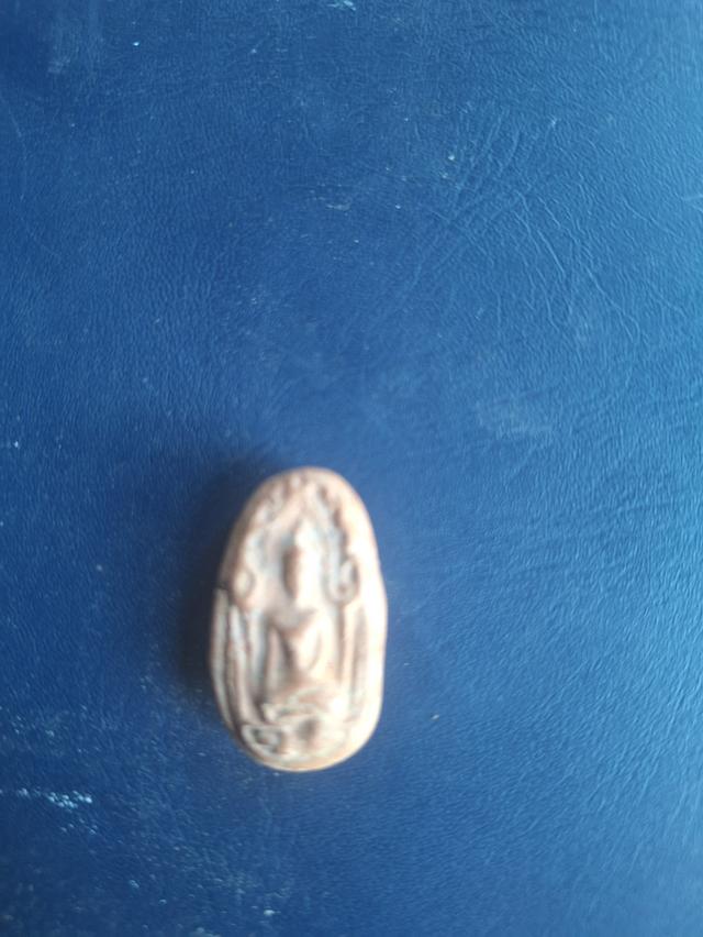 พระขุนแผนไข่ผ่าซีกไม่ทราบวัด