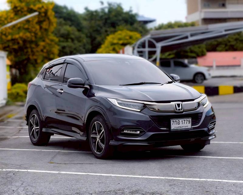 Honda HRV 1.8 RS เกียร์ Auto สีเทา ตัวTop ปี 2018 (MNC) 3