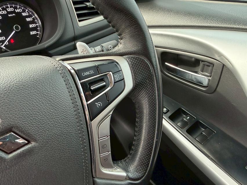 รถมือเดียว ไมล์ 12x,xxx หาได้ที่ไหนต้องคันนี้Pajero 2.4 GT Premium  NAVI ปี2017 สีดำ ดีเซล 14