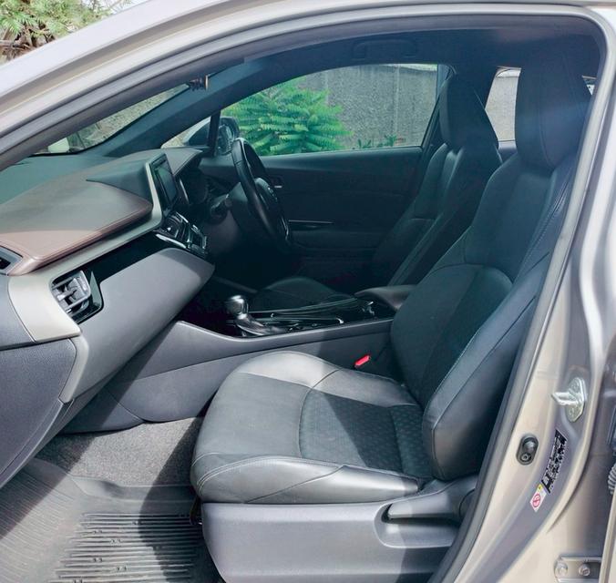 TOYOTA CH-R 1.8 MID ปี 2019 13