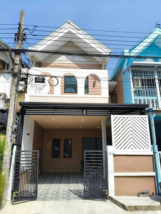  ทาวน์เฮ้าส์ 2 ชั้น พร้อมเฟอร์ | ST-V