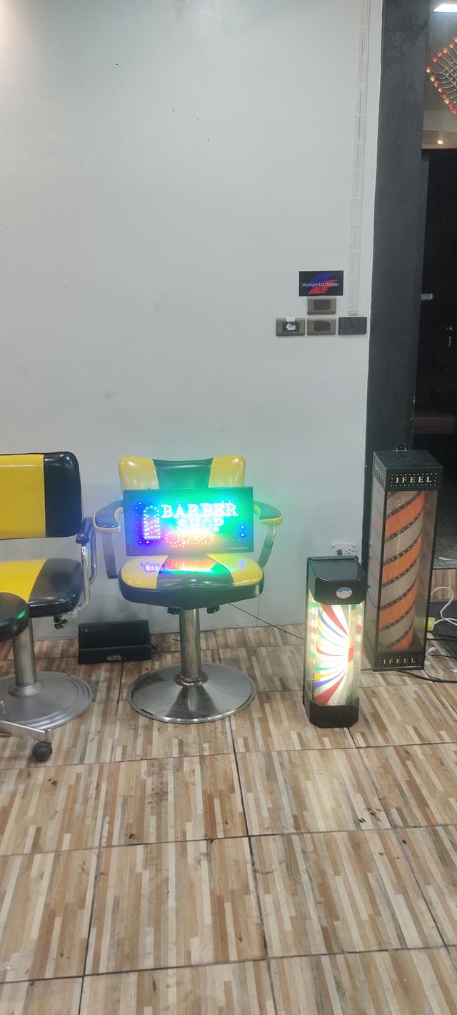 เตียงสระพร้อมเก้าอี้ไฟหมุน