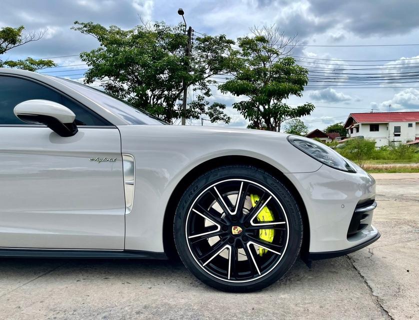 Porsche Panamera 4 E-Hybrid Executive สีเทา Crayon2019 6