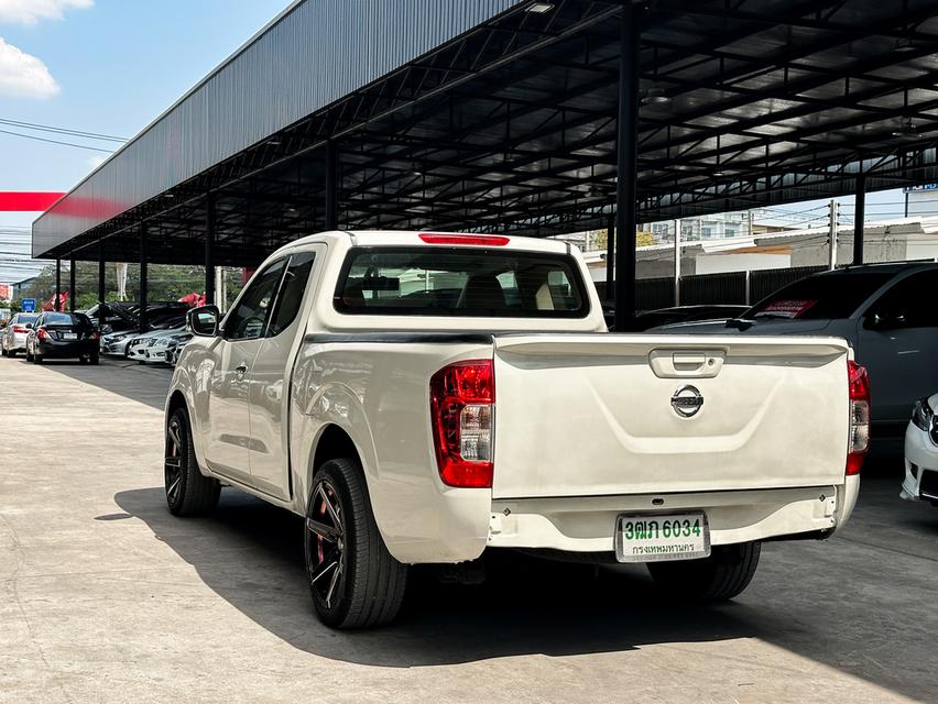 ขายรถ nissan NP300 Navara 2.5 King Cab Calibre E Pickup ปี 2015 สีขาว เกียร์ธรรมดา รูปที่ 7