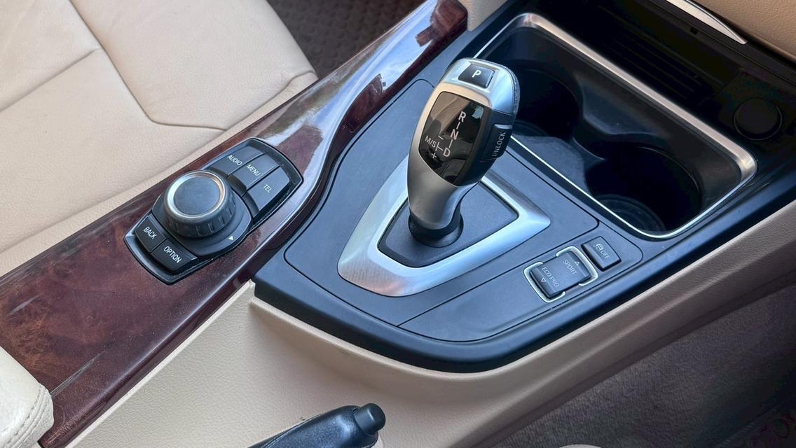รหัสรถ TPV2742 🎊 BMW 320i ปี 2014 🎊 รูปที่ 12