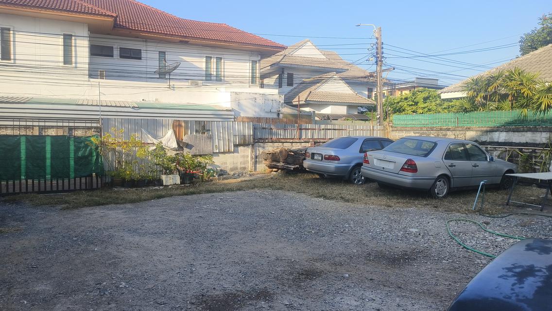 ขายด่วนที่ดินแนวรถไฟฟ้าและทางด่วน ใจกลางเมืองซอยลาดพร้าว 87 4