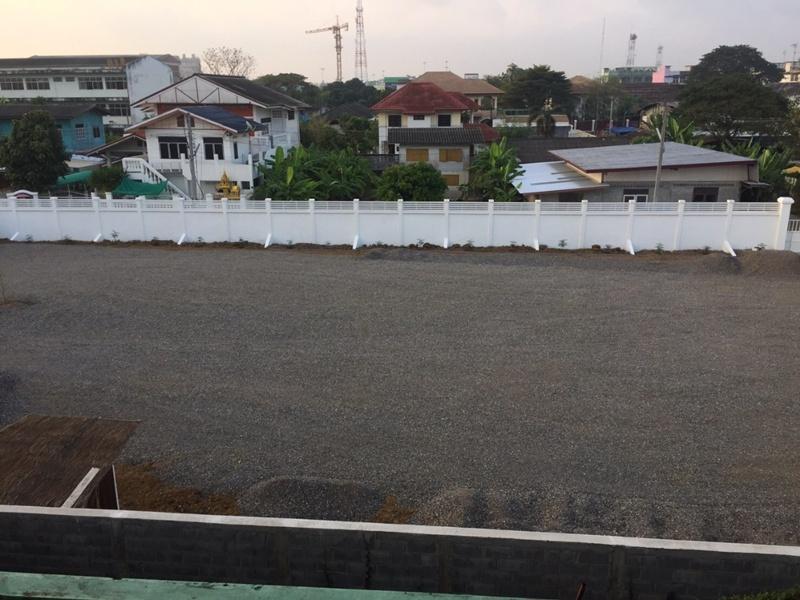 ขายที่ดินสวยมาก ใจกลางเมือง เนื้อที่ 3 งาน 57 ตรว. พร้อมรั้วคอนกรีต มีน้ำไฟพร้อมปลูกบ้าน 4