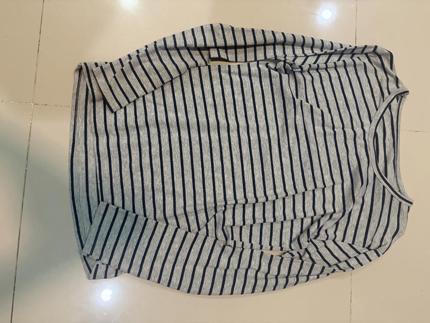 เสื้อยืดเก้ๆสำหรับสตรี