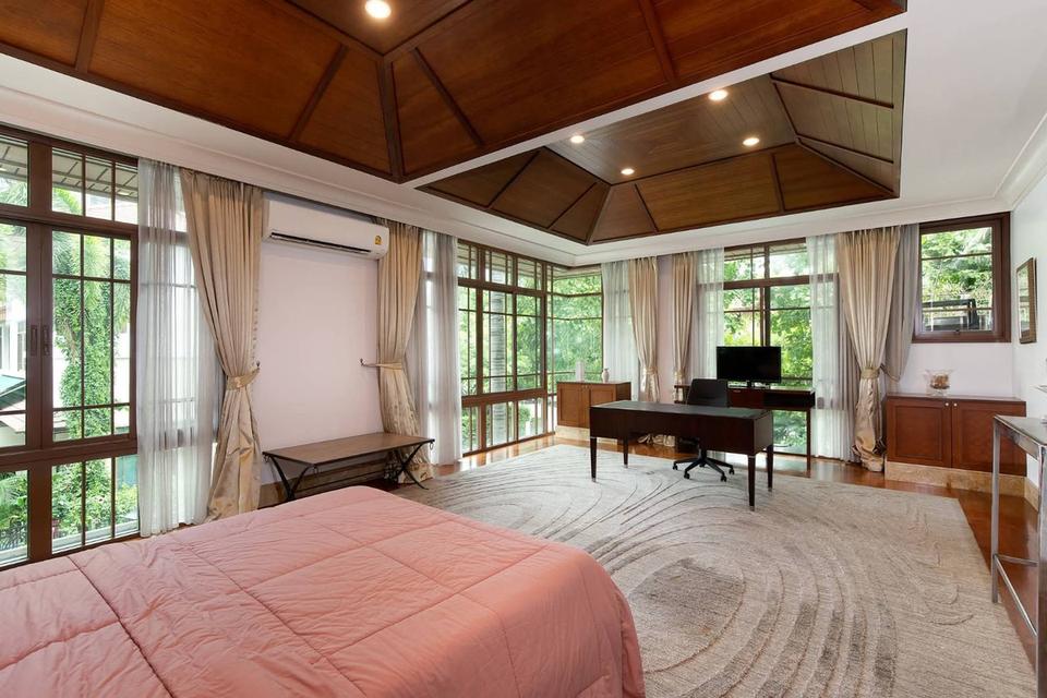 ขายบ้านสวยใจกลางกรุง บ้านแสนสิริ สุขุมวิท67 Luxury Sukhumvit 67 Private pool ที่ดิน 158 ตร.ว 5ห้องนอน 6ห้องน้ำ 6ที่จอดรถ New renovate ใกล้ BTSเอกมัย 14
