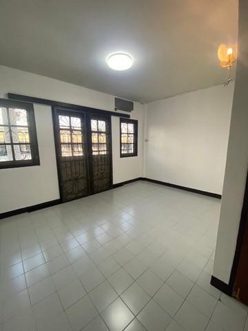 บ้านให้เช่า3 ชั้น ห้วยขวาง 3ห้องนอน ประชาราษฎร์บำเพ็ญซอย 9 ใกล้7-11 และMrt ห้วยขวาง 5