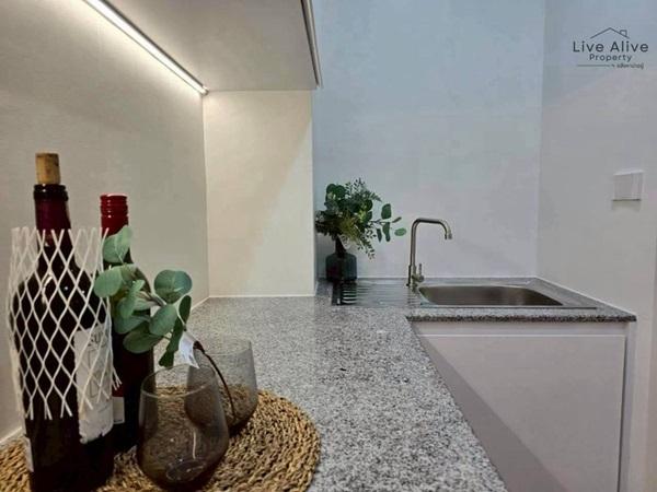 ขายคอนโด The IRIS Rama 9 - Srinakarin ใกล้เดอะมอลล์ รามคำแหง เฟอร์ครบ พร้อมเข้าอยู่ โทร 085-8266936 8