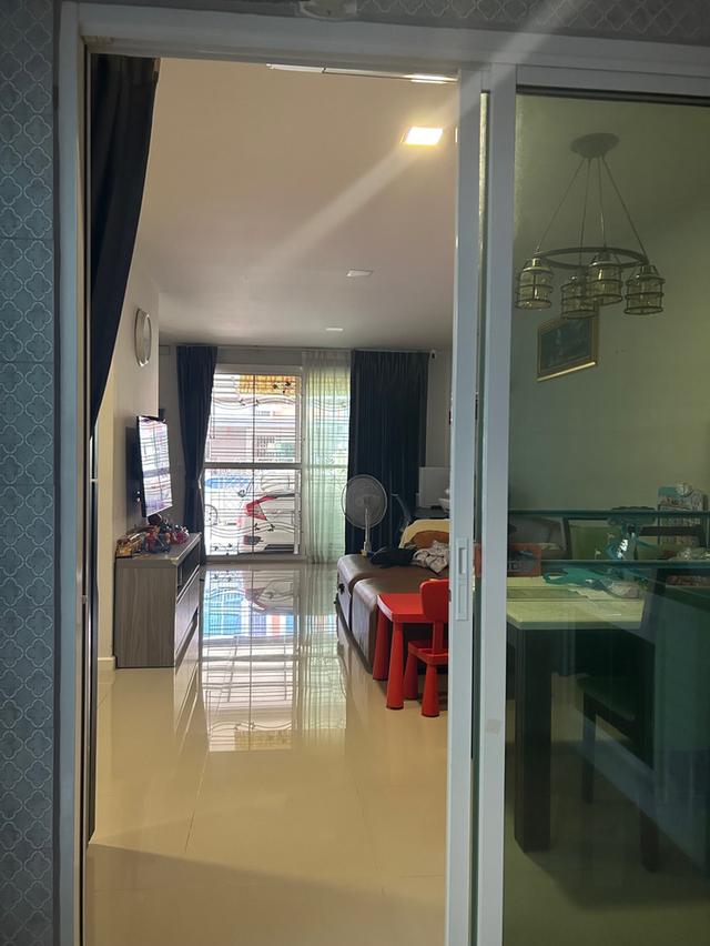 ทาวน์โฮม 2 ชั้น หน้ากว้าง 5.7 ม. 3 ห้องน้อน 3 ห้องน้ำ 4