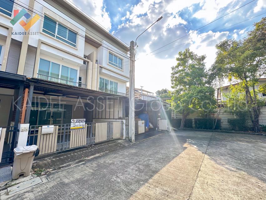 ลุมพินี ทาวน์ เพลส รัชโยธิน-เสนา | ทาวน์โฮม จันทรเกษม 3