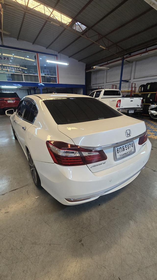 honda accord ปี 2016 สภาพดี ใช้น้อย ไมล์ 160000