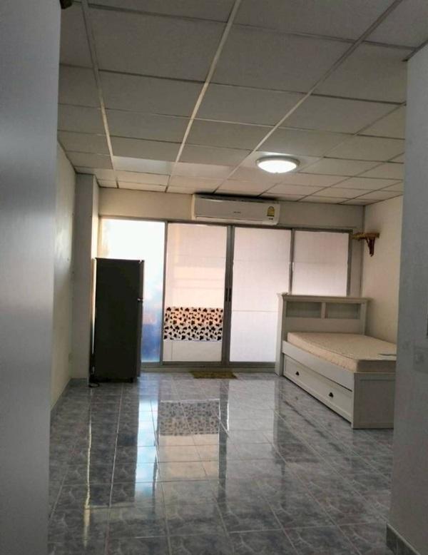 ขายด่วน คอนโด กรีนเพลส รอยัล พาร์ค ทำเลหน้าโรงเรียน ขนาด 31 ตรม.ชั้น 4 ห้องเย็นอยู่สบาย โทร 099-1961001 1