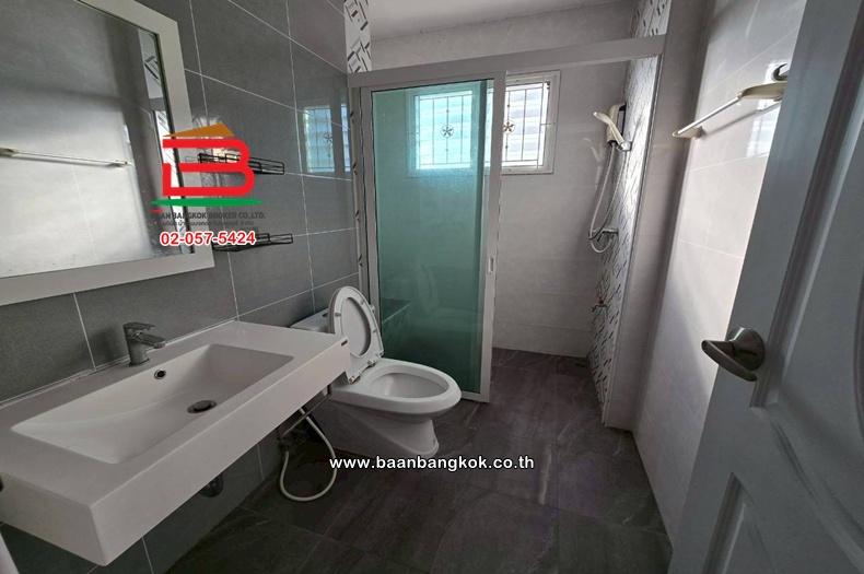 บ้านเดี่ยว เนื้อที่ 56 ตร.ว. หมู่บ้าน นนทวี วิลล์ 7 ถ.สกุลดี-กลางเมืองหนองจอก : Noantawee Ville 7 Sakuldee-Nongjok ถนนเชื่อมสัมพันธ์ แขวงหนองจอก เขตหน 16