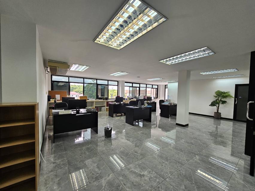 ขายสำนักงานพหลโยธิน48 ที่จอดรถ20คัน พื้นที่ดิน1 ไร่  4