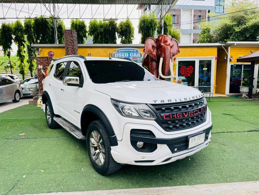 CHEVROLET TRAILBLAZER รุ่น LTZ เครื่อง2.5cc. AUTO ปี 2019 ~ป้ายแดงขายเกือบ1.5ล้านบาท ~ประหยัดเงินไปถึง60%คะ ~จุดเด่นของคันนี้ ~ใช้น้อยไมล์แท้100%คะ