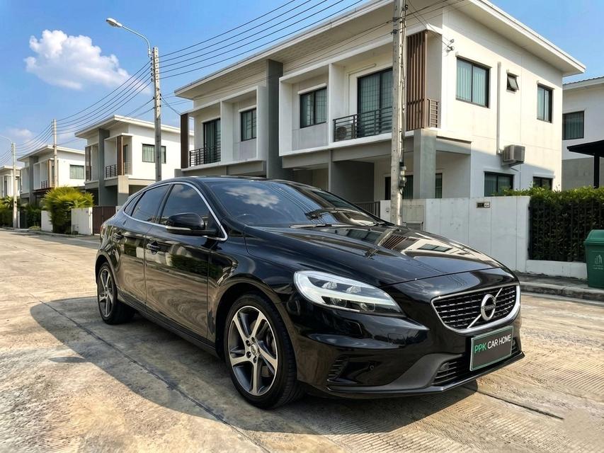 ปี 2018 VOLVO V40 T4 Minorchange AT TOP มือเดียวป้ายแดง