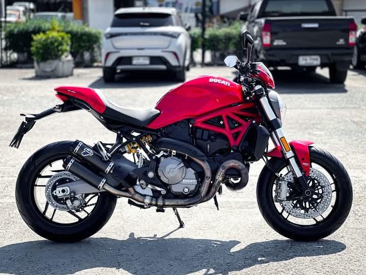 Ducati Monster 821 สีแดง 5