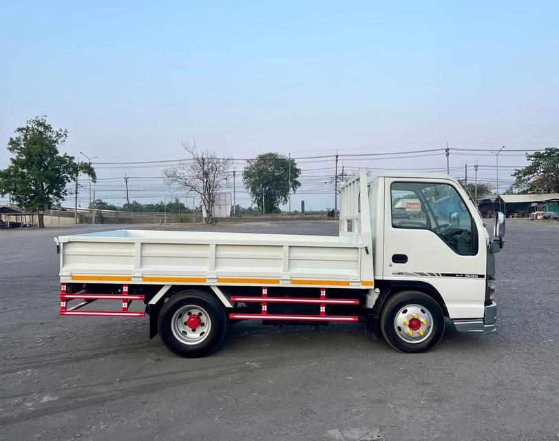 รถบรรทุก ISUZU NKR 120 6 ล้อ 2