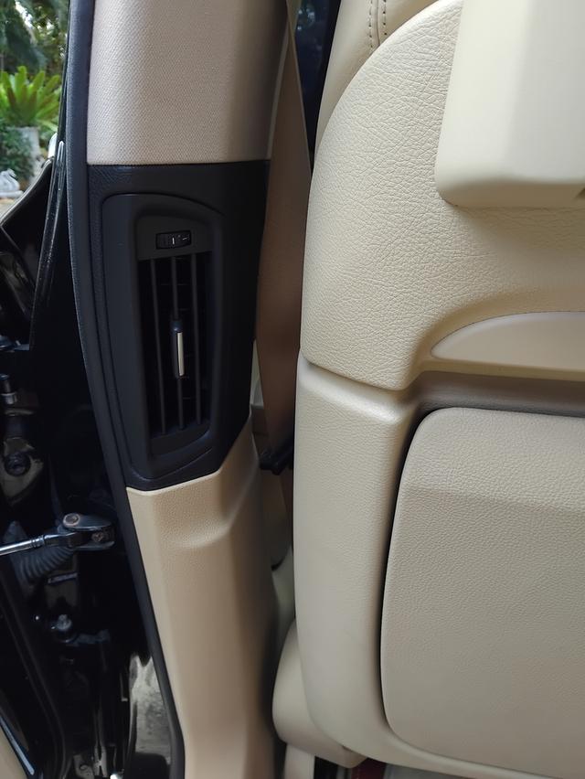 ขายรถบัาน เจัาของขายเอง BMW 730LD ปี 2012 สีบรอนซ์ทอง ไมล์แท้ 184,041 กม. ฟูลออฟชั่นแต่ง M sport 7