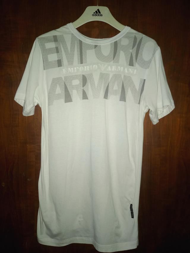 เสื้อคอกลม Emporio Armani
