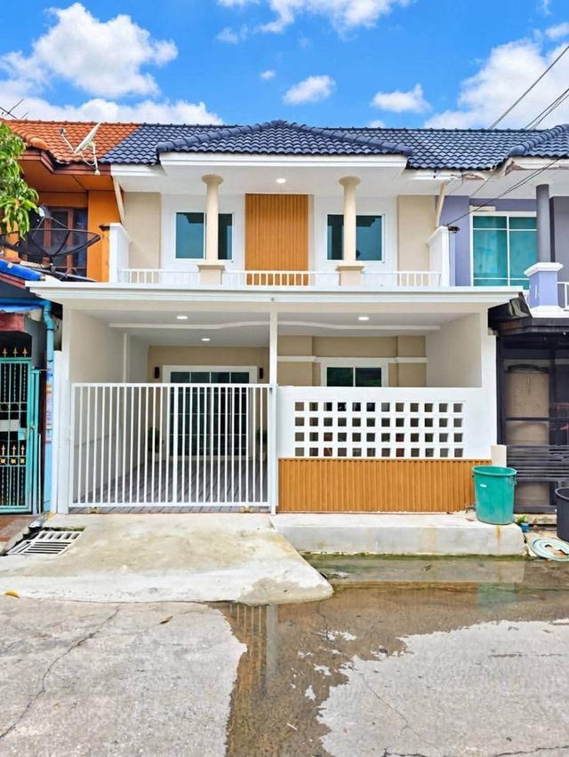 💸งบไม่เกิน 1.9 ล้าน ยังได้บ้าน 3 นอน 2 น้ำ ทำเลบางบัวทอง ใกล้รถไฟฟ้า! 🔑 ใครกำลังหาบ้านหลังแรกในงบประหยัด แต่ยังอยากได้ห้องนอนครบ ลองดูหลังนี้ครับ 👇 2