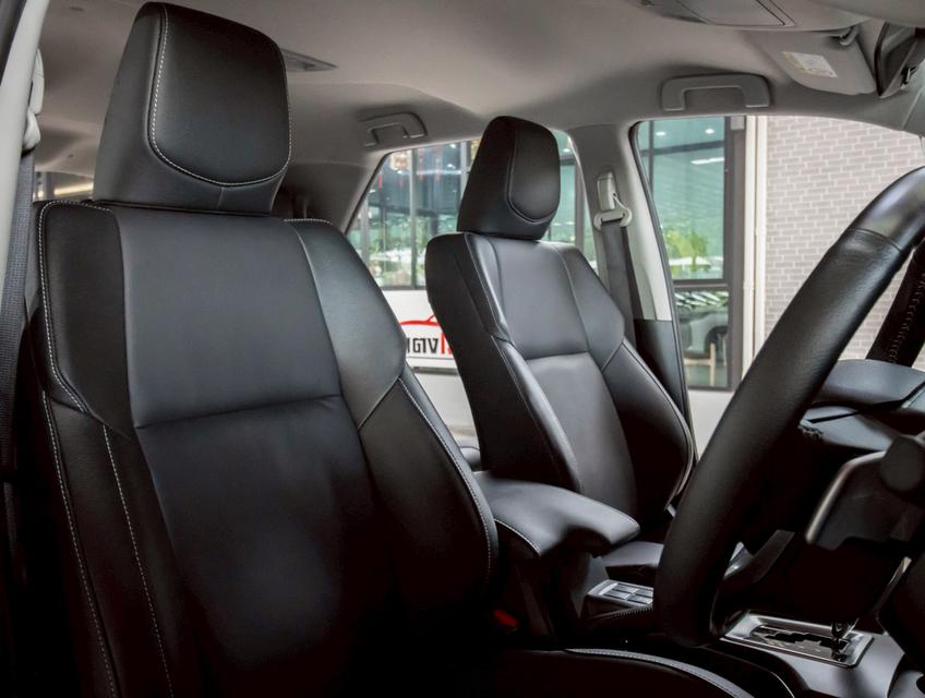 TOYOTA FORTUNER 2.4 Leader G 2WD 2023 11