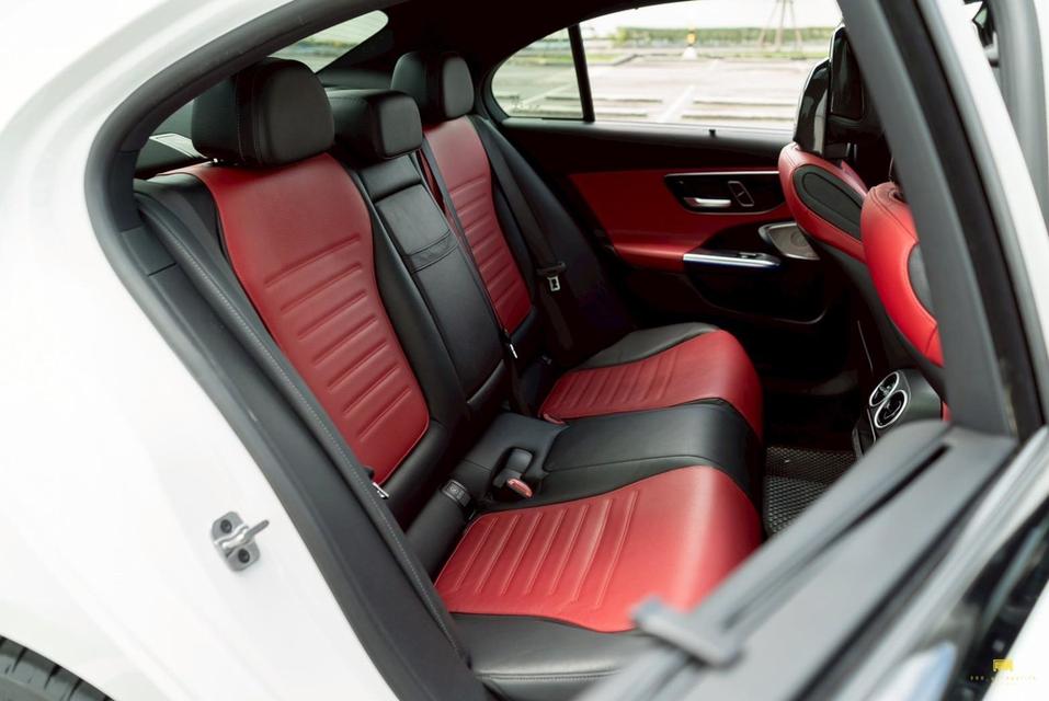 Mercedes-Benz C350e | 2022 | สีขาว รูปที่ 9