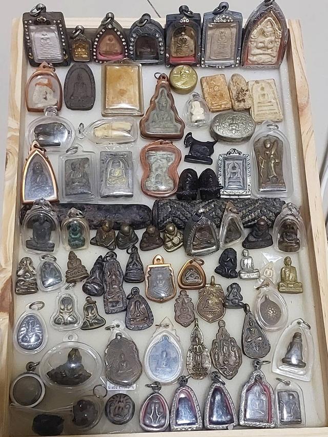 พระเครื่องสนใจองไหนทักมาครับ