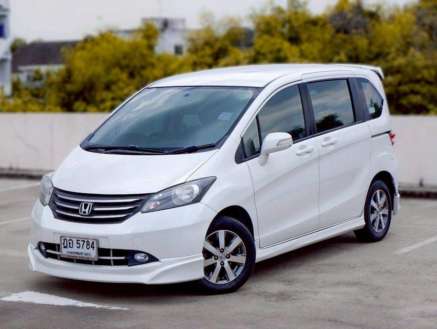 รหัสรถ QT5784 Honda Freed 1.5 SE เกียร์ Auto สีขาวมุก ปี2010