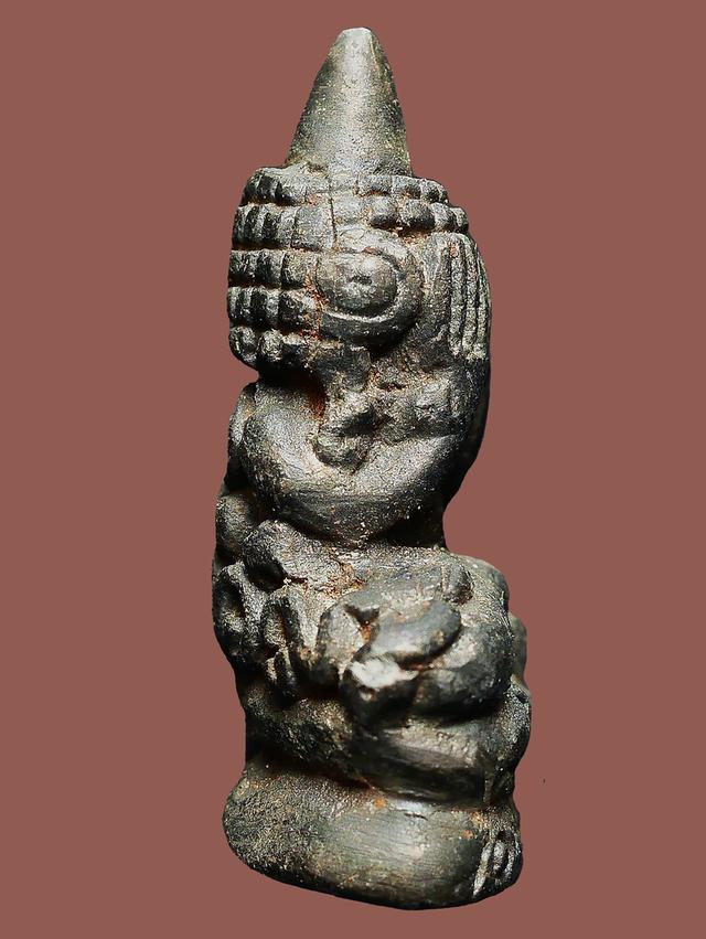 พระปิดตาพิมพ์นั่งบัว (เศียรแหลม) หลวงพ่อทับ วัดทอง เนื้อสำริด....เก่า เดิมๆ