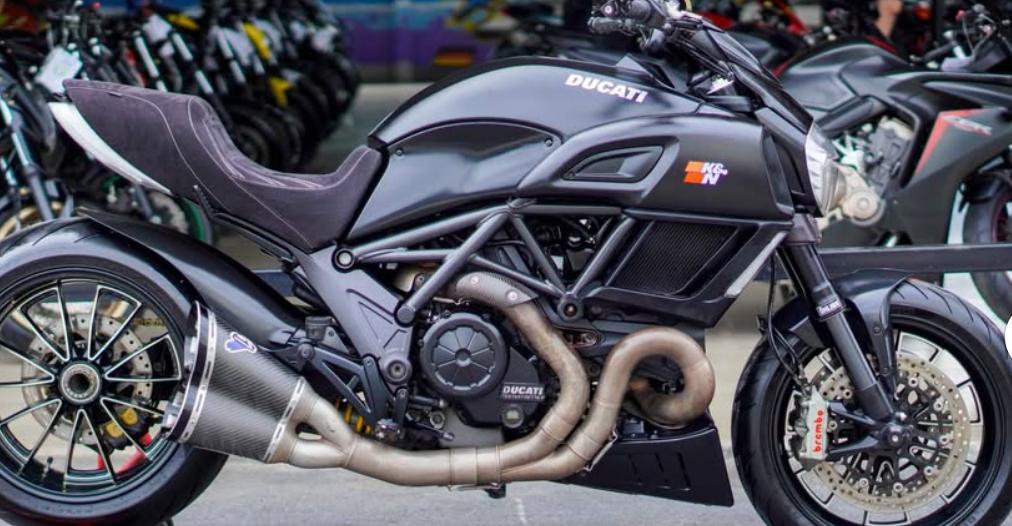 ปล่อยขาย 2015 DUCATI Diavel 1200 2