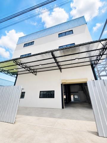 กิ่งแก้ว31-41 ใกล้สนามบินสุวรรณภูมิ ลิฟต์ขนส่ง 2ตัน วัดกิ่งแก้ว ให้เช่าโรงงาน 770 ตร.ม. 84,999 บาทต่อเดือน 2 งาน 15 ตร.ว 2