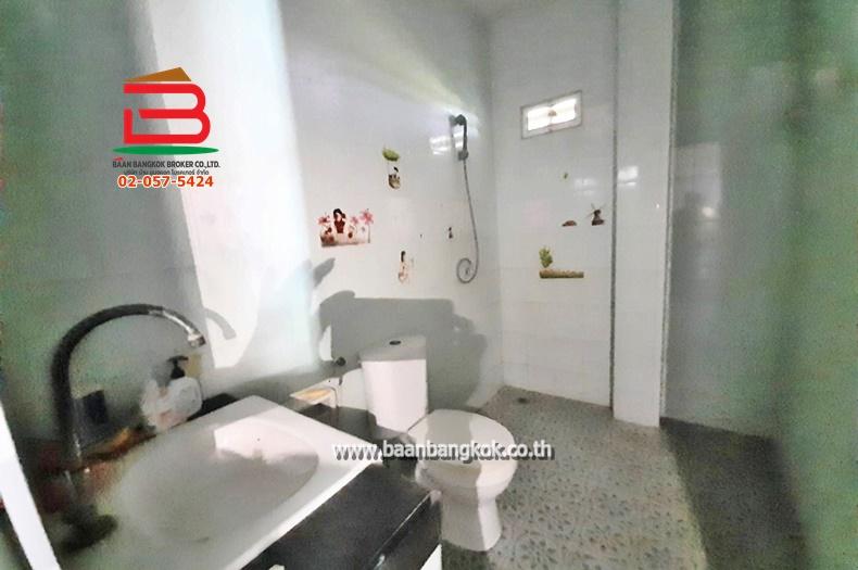 ที่ดินพร้อมบ้านเดี่ยว หมู่บ้าน แบนชะโด 2 แยก 10 เนื้อที่ 200 ตรว. ถนนประชาร่วมใจ แขวงทรายกองดินใต้ เขตคลองสามวา 9