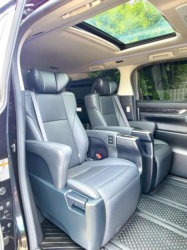 Toyota ALPHARD SRC สีดำ ปี 2021 ไมล์ 48,000 กม.  11