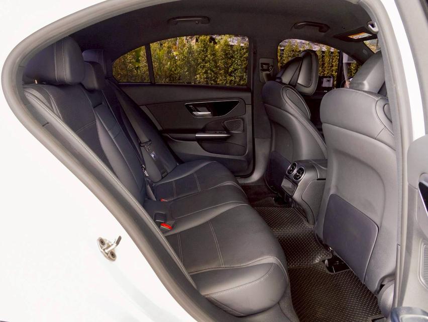 Benz C220d ปี22 13