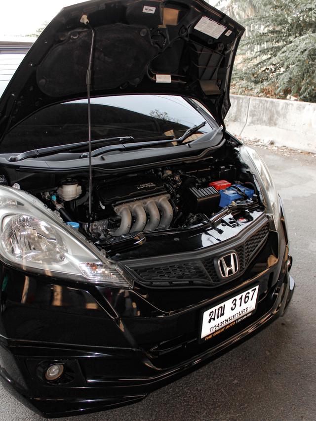 HONDA JAZZ 1.5 i-VTEC V ปี 2012  เกียร์ AUTO สีดำ รถสวยพร้อมใช้งาน เครื่องยนต์เบนซิน ไมล์แท้เพียง 246,041 km. 10