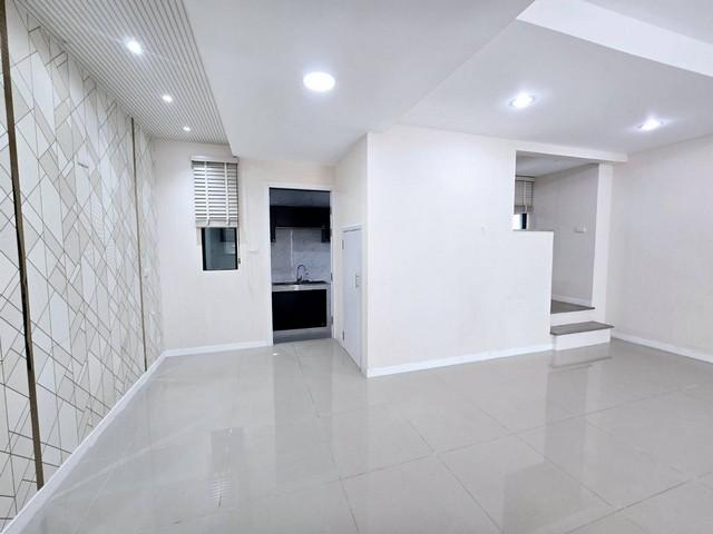 ขายบ้านแฝด The Plant ศรีนครินทร์-เทพารักษ์ บ้าน และ ออฟฟิศ พร้อมอยู่ 4