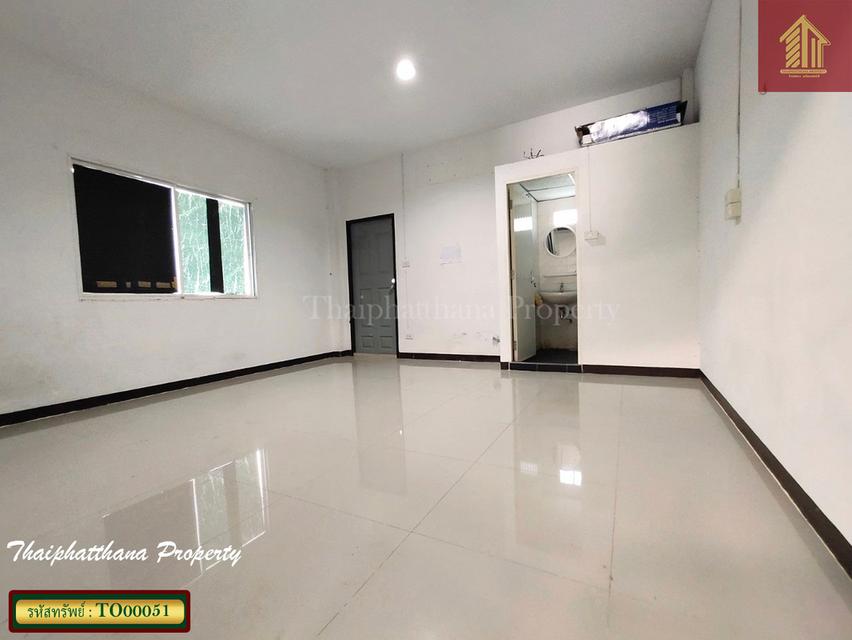 โกดัง พื้นที่สีม่วง พร้อมใช้ ซอยไทยประกัน ถนนเทพารักษ์ 11